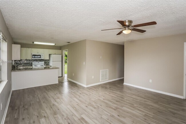Foto del edificio - 14971 SW 304th St