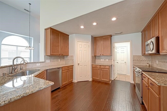 Building Photo - 2214 Falcon Knoll Ln