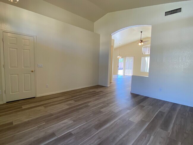 Foto del edificio - 763 W Canary Way