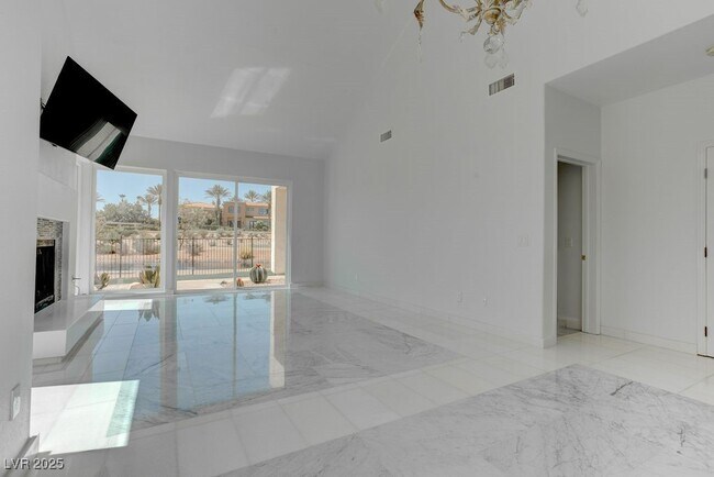 Foto del edificio - 8953 Diamond Falls Dr