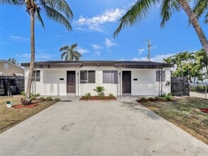 Building Photo - 708 N 20th Ave