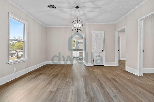 Foto del edificio - "Charming 3-Bedroom Home in Sumter with 2 Full Baths & Cozy 1169 Sq Ft Layout!"