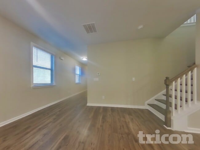 Foto del edificio - 156 Chapelcrest Ln