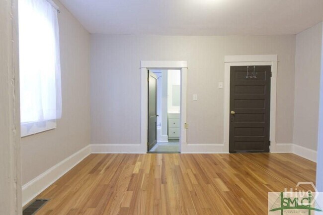 Foto del edificio - 723 E Henry St