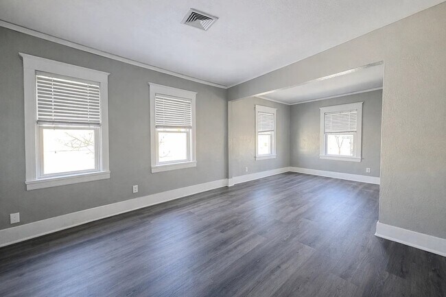 Foto del edificio - 8801 W Adler St