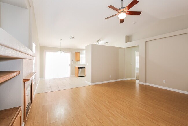 Foto del edificio - 5217 Fall Meadows Ave