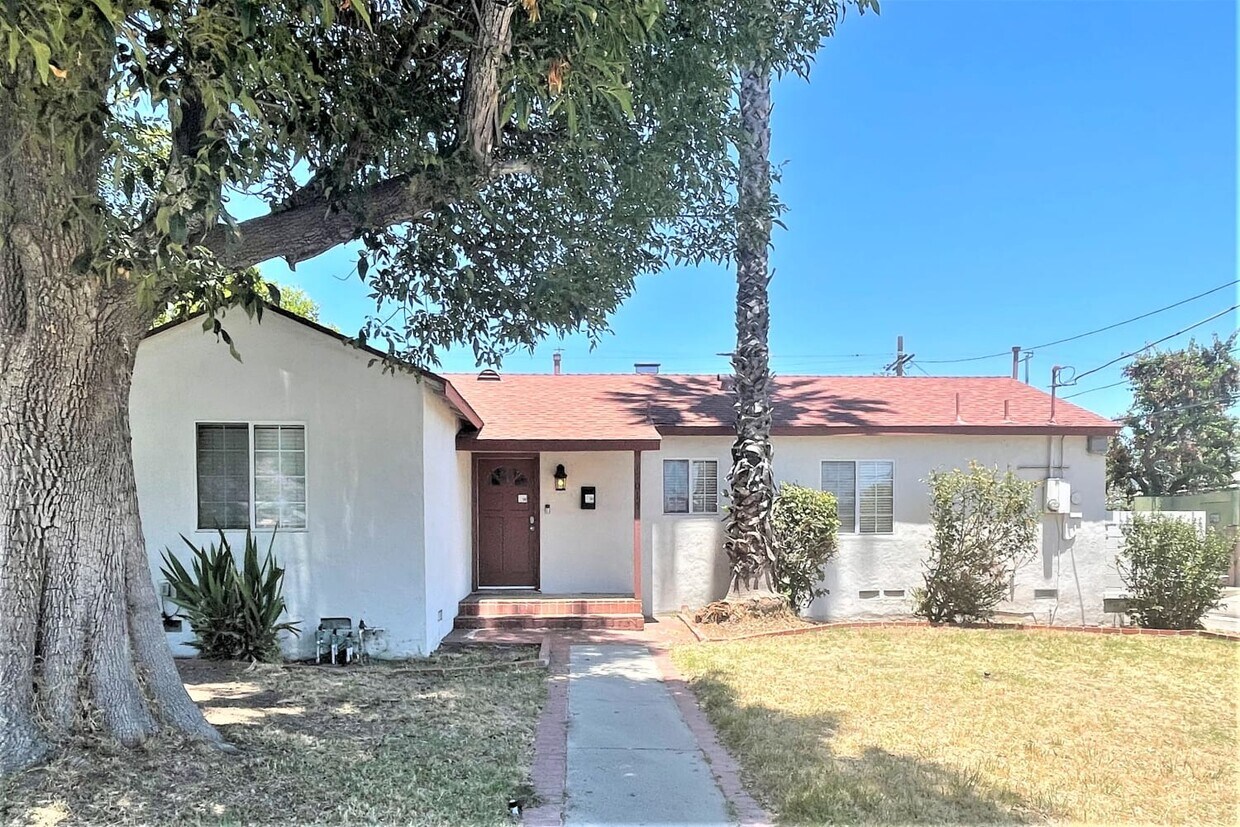 Primary Photo - 17015 Covello St