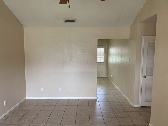 Building Photo - 1905 Windward Dr