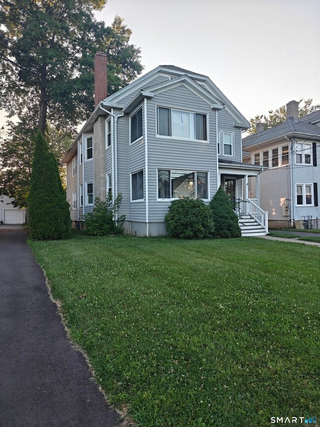 Building Photo - 143 Dover Rd