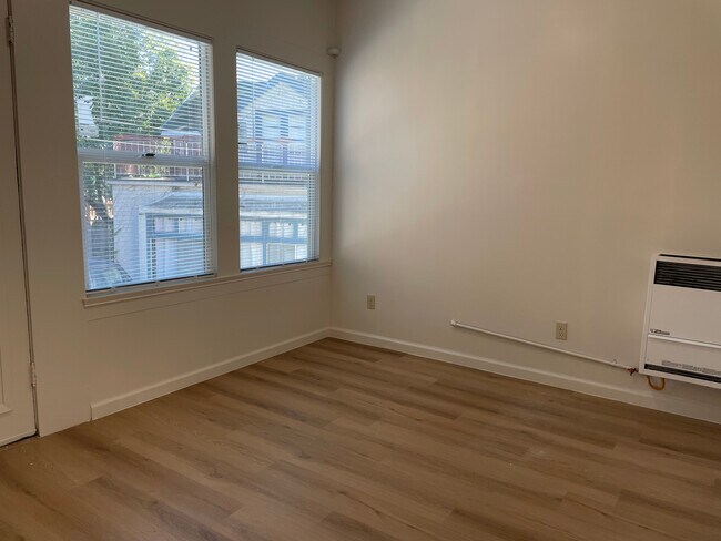 Building Photo - 2720 Elmwood Ave