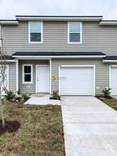Building Photo - 7624 Rain Forest Dr N