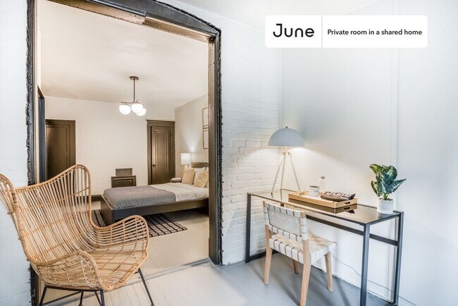 Foto del edificio - Room in Shared 5 bed/1 bath home