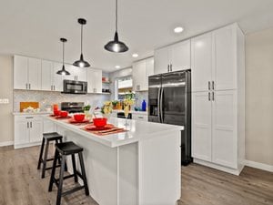 Building Photo - 2058 Malcolm St