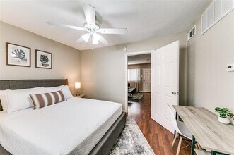 Building Photo - 5814 Worth St