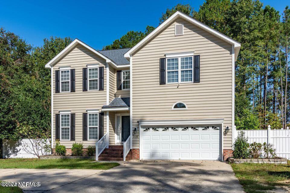 Primary Photo - 205 E Baywood Ln