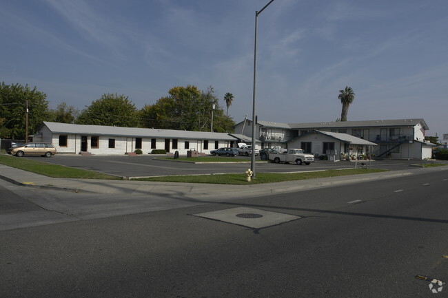 Building Photo - 1869 Atwater Blvd