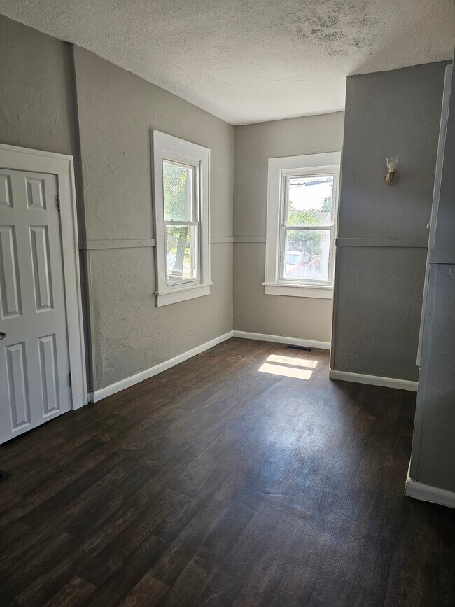 Kitchen with back entry - 811 E 29th St