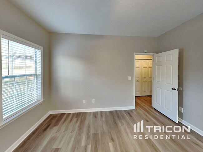 Foto del edificio - 227 Piedmont Dr