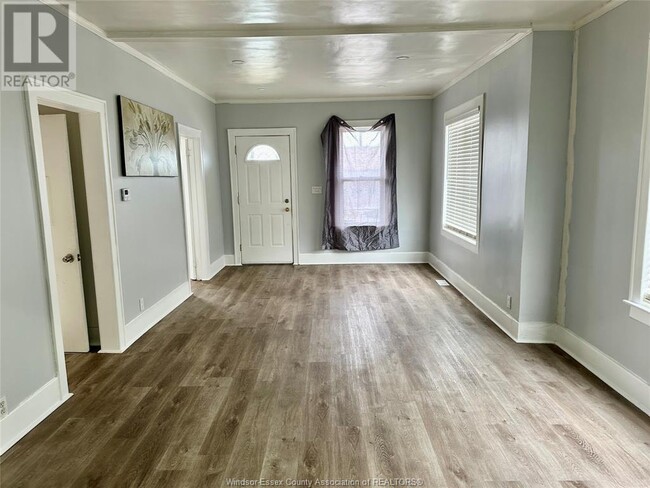 Photo du bâtiment - 1608 Highland Ave