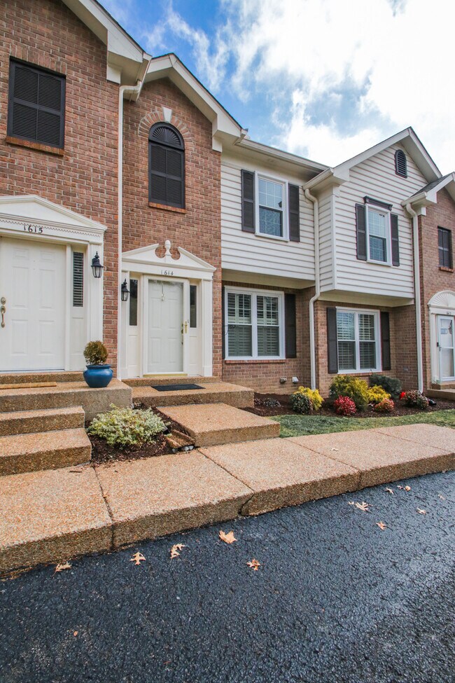 Welcome to 1614 Brentwood Pointe - 1614 Brentwood Pointe