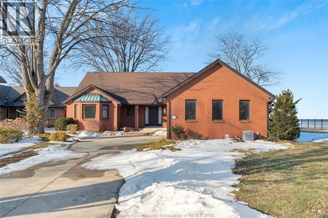 Building Photo - 12906 Riverside Dr E