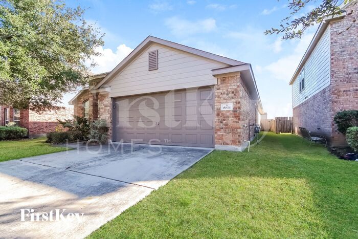 Primary Photo - 8814 Sombrero Ln