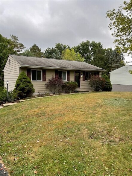 Primary Photo - 575 Joan St