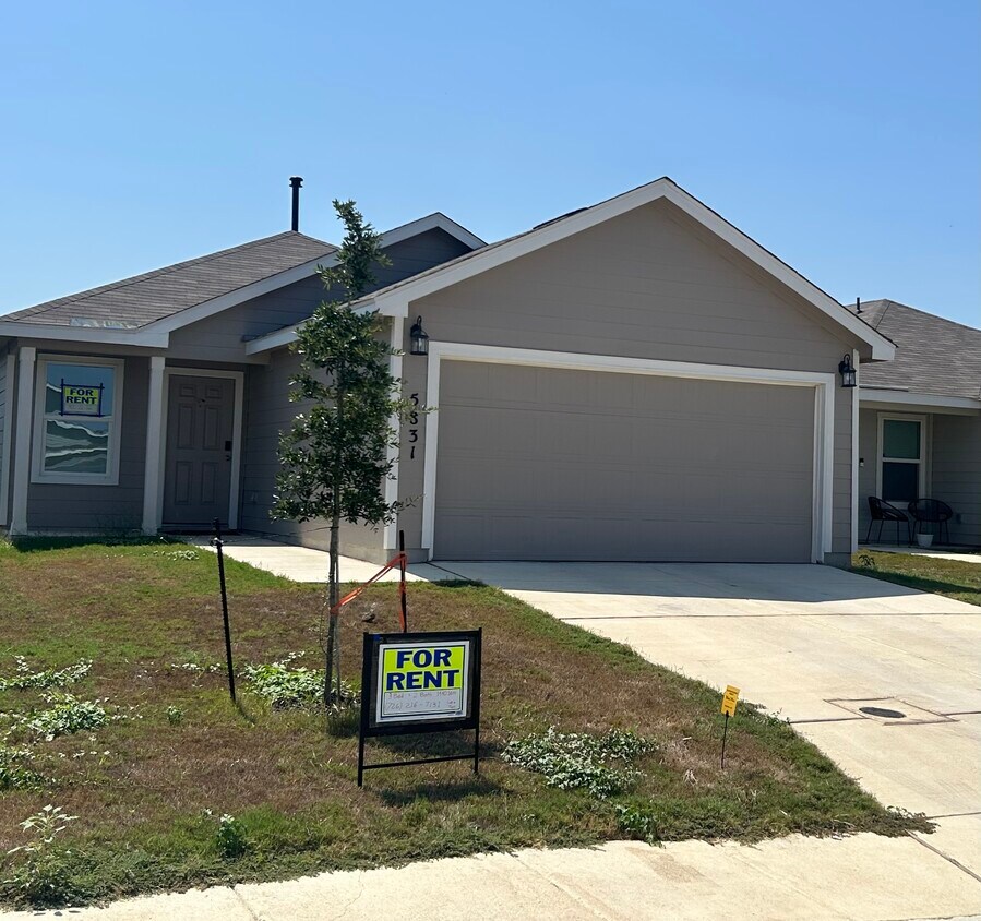 Primary Photo - 5831 Coahulia Rdg