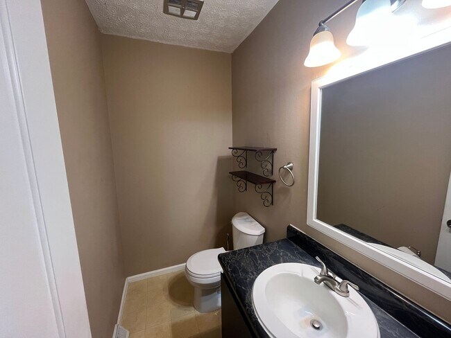 Foto del edificio - Two bedroom in Edwardsville