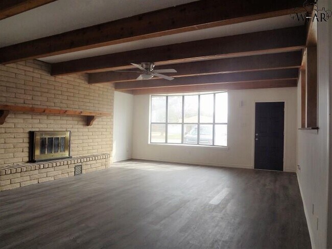 Foto del edificio - 4626 Cypress Ave