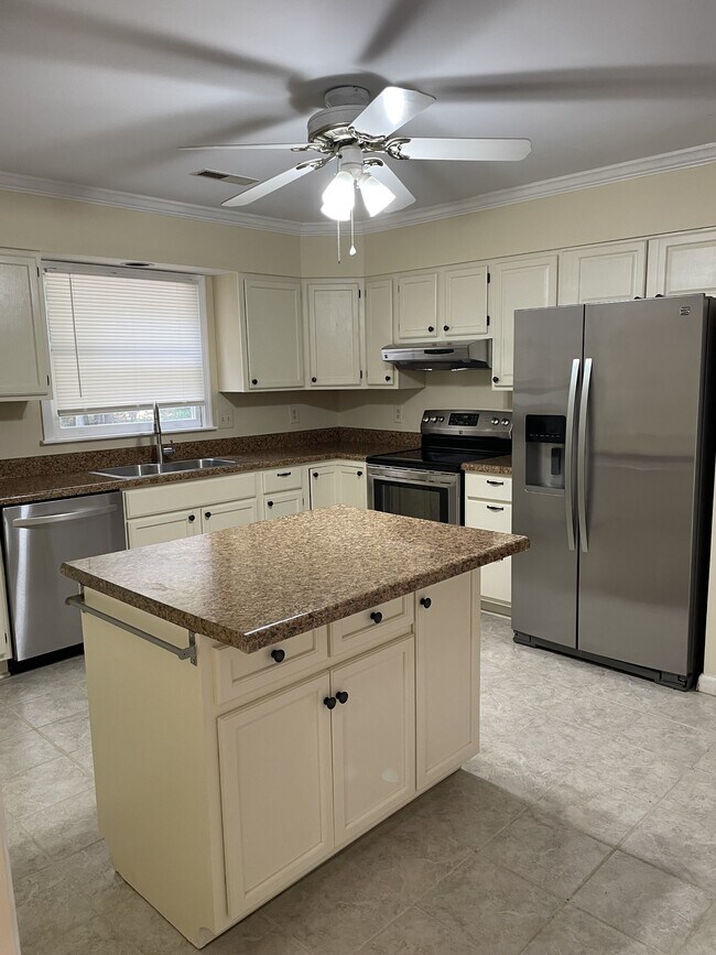 Building Photo - 2858 Powell Creek Dr