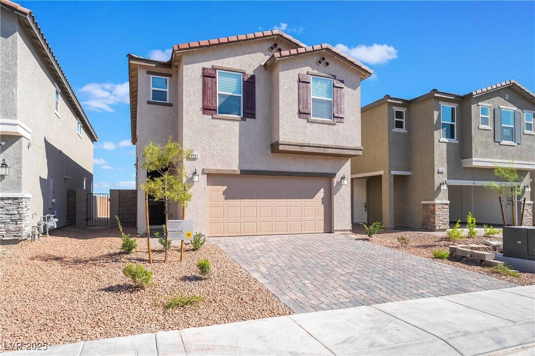 Foto principal - 9092 Nostrand Ave