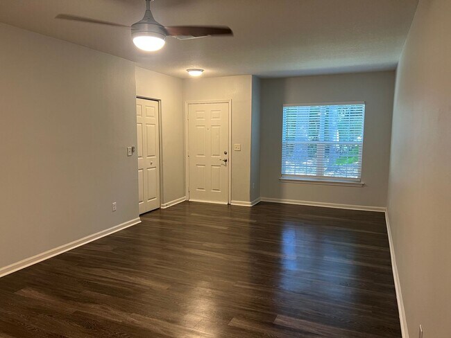 Foto del edificio - Great first floor unit at  Plantation Point