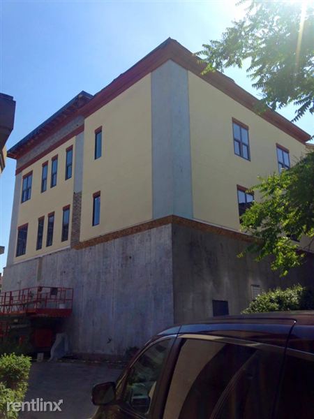 Primary Photo - 235 W Broadway