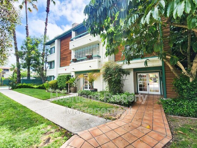 Foto del edificio - 5525 Shasta Ln
