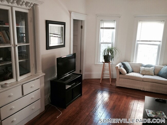 Building Photo - 50 Holyoke Rd