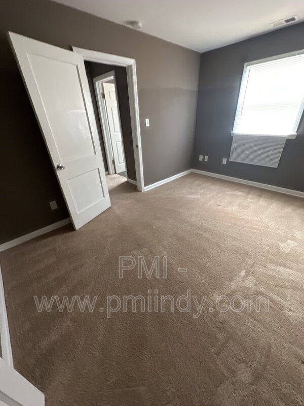 Building Photo - 6137 Nimitz Dr