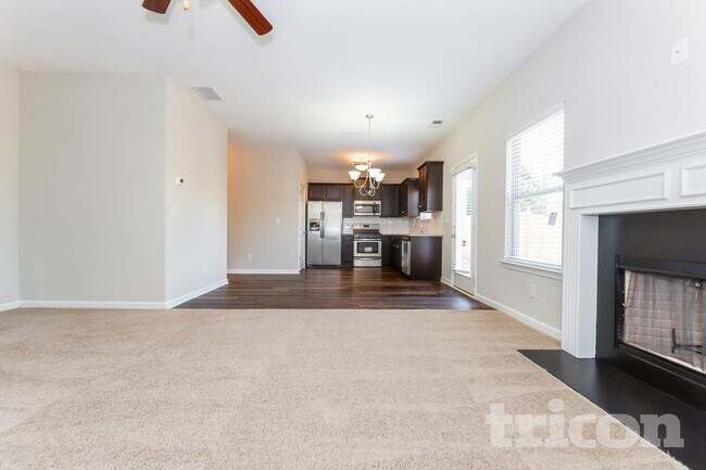 Foto del edificio - 317 Parkview Pl Dr