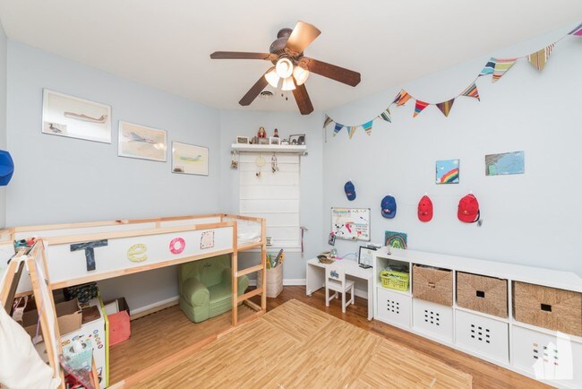 Foto del edificio - 1030 W Byron St