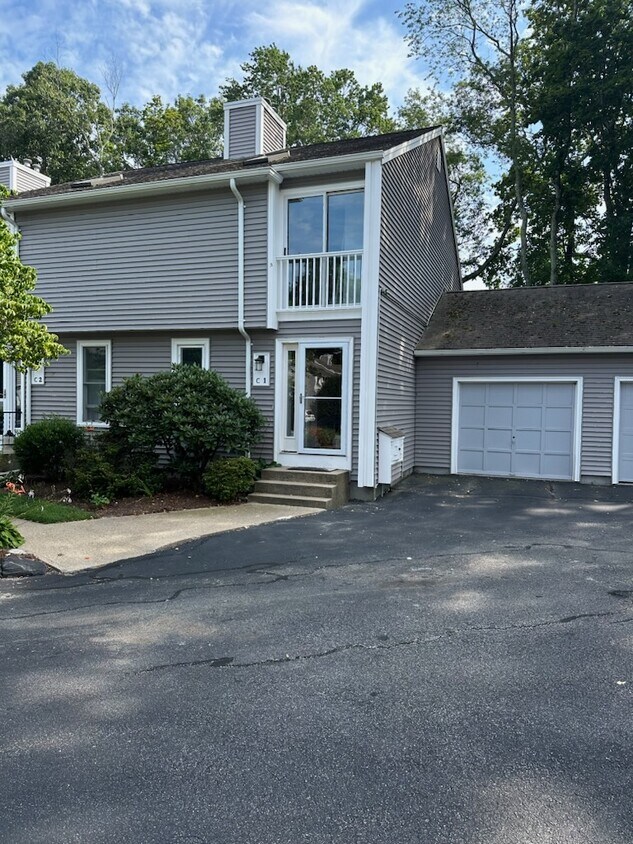 161 W Shore Rd, Warwick, RI 02889 Townhome Rentals in Warwick RI