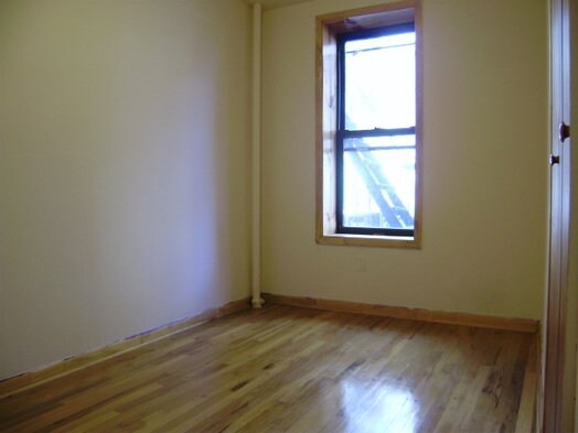 Building Photo - 327 E 108th St