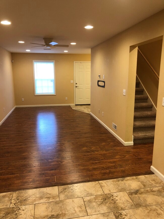 Foto del edificio - 217 N Henderson Ave