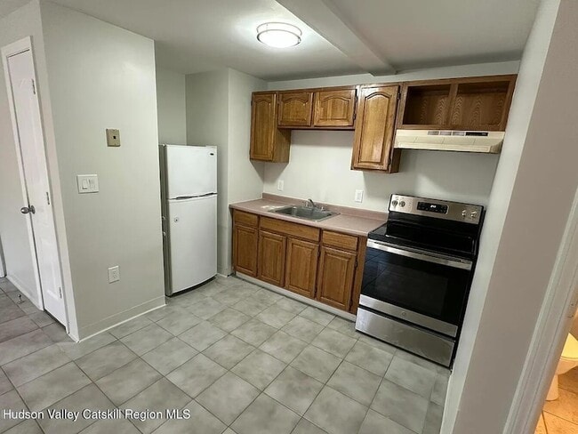 Foto del edificio - 143 Vedder Rd