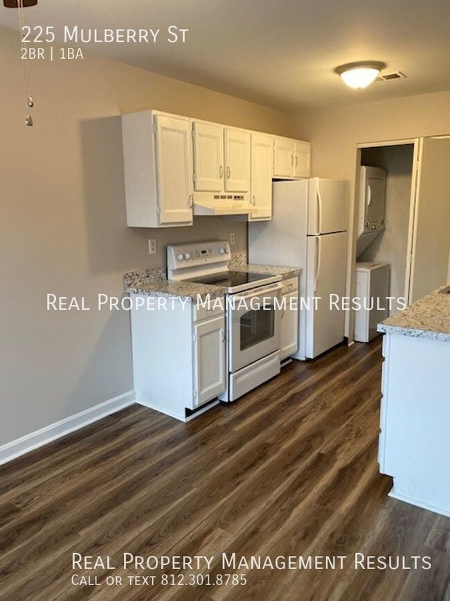 Building Photo - Mulberry Square Apartments 2 Bedrooms, 1 Bath