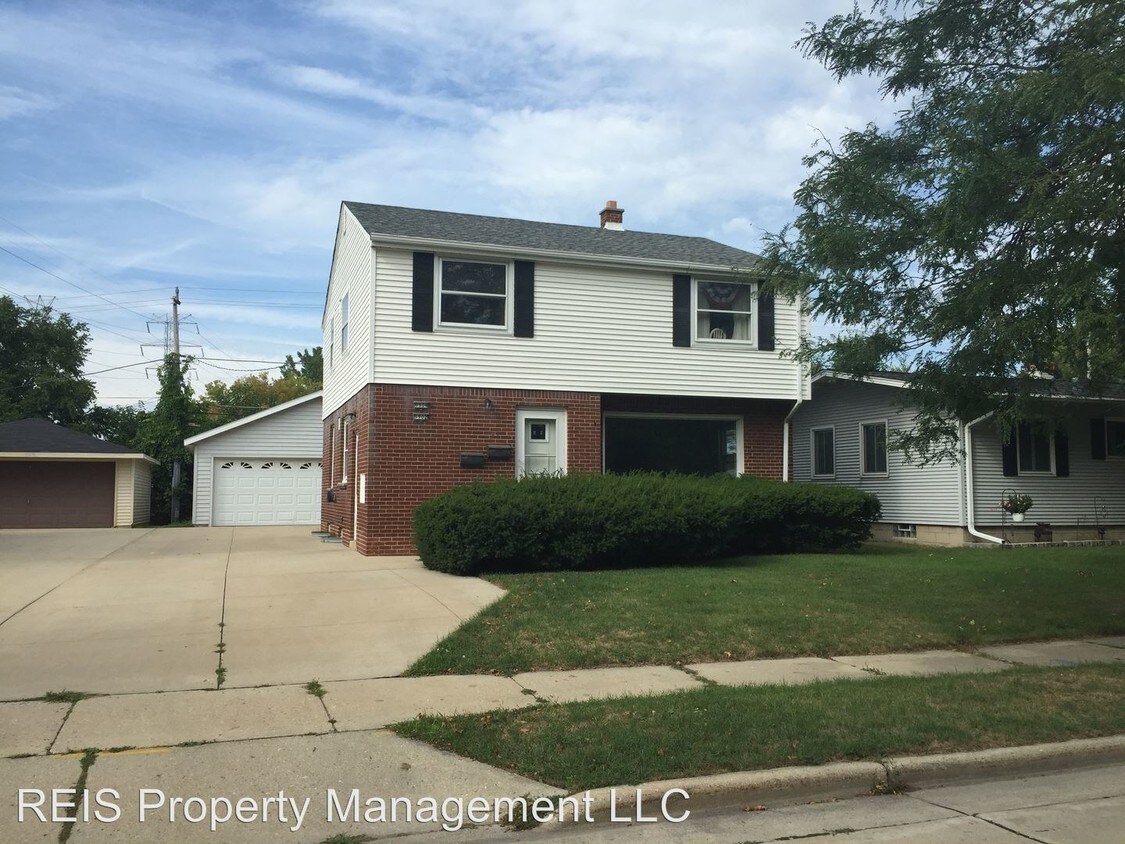 Primary Photo - 9902 W Becher St