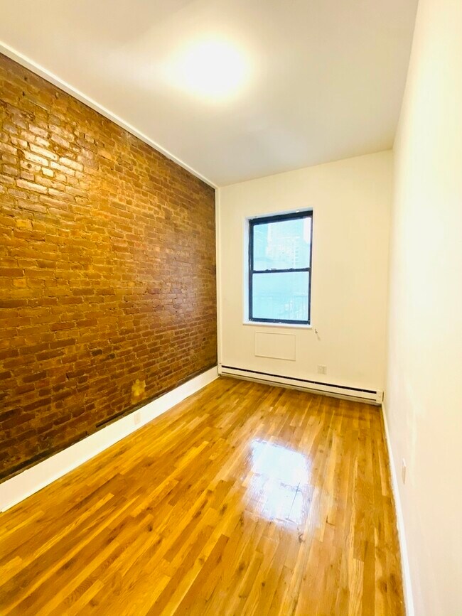 Foto del edificio - 366 W 23rd St