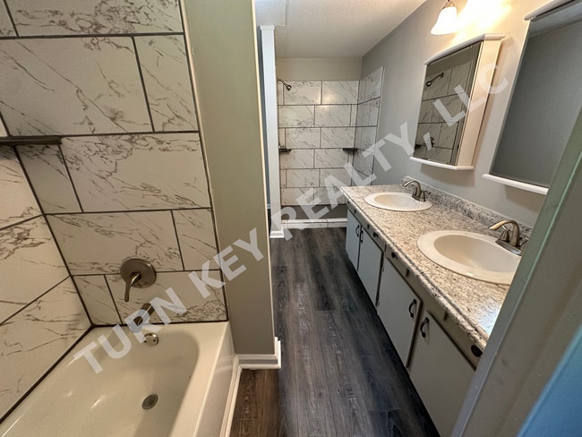 Building Photo - Mobile Home for rent in Springville