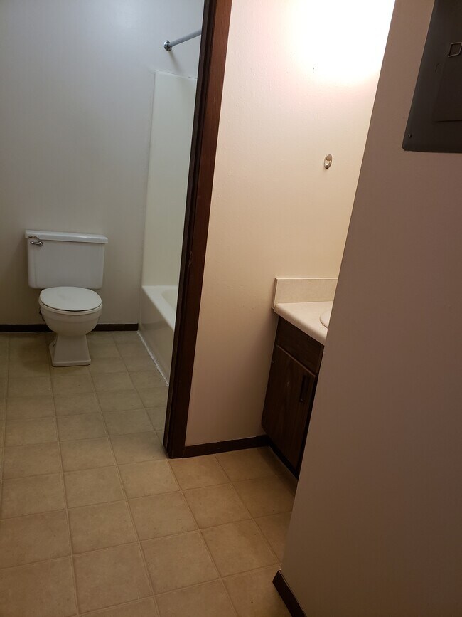 114 2nd Ave N Unit 7, Onalaska, WI 54650 114 2nd Ave N Onalaska, WI