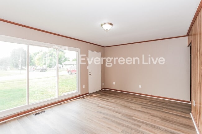 Building Photo - 2660 Wenning Rd