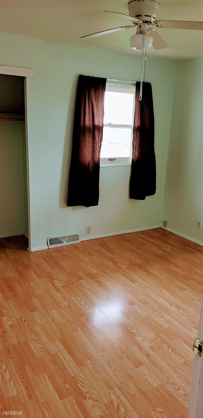 Building Photo - 3 br, 1 bath House - 8104 22nd Ave